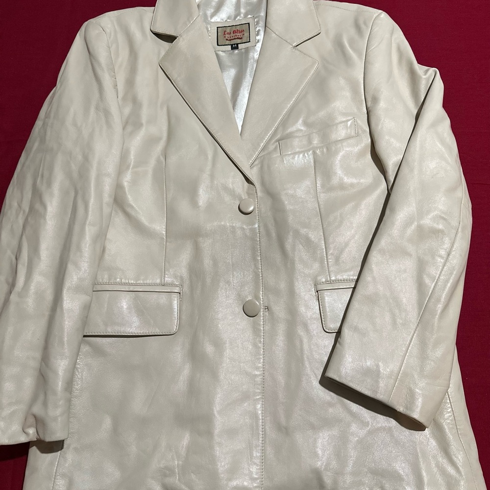 Los Altos 100% Lamb Leather Blazer Jacket Size M 
Excellent Condition